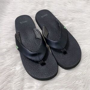 Sanuk Black Faux Leather Ebony Memory Foam Yoga Mat Thong Flip Flops Sandals